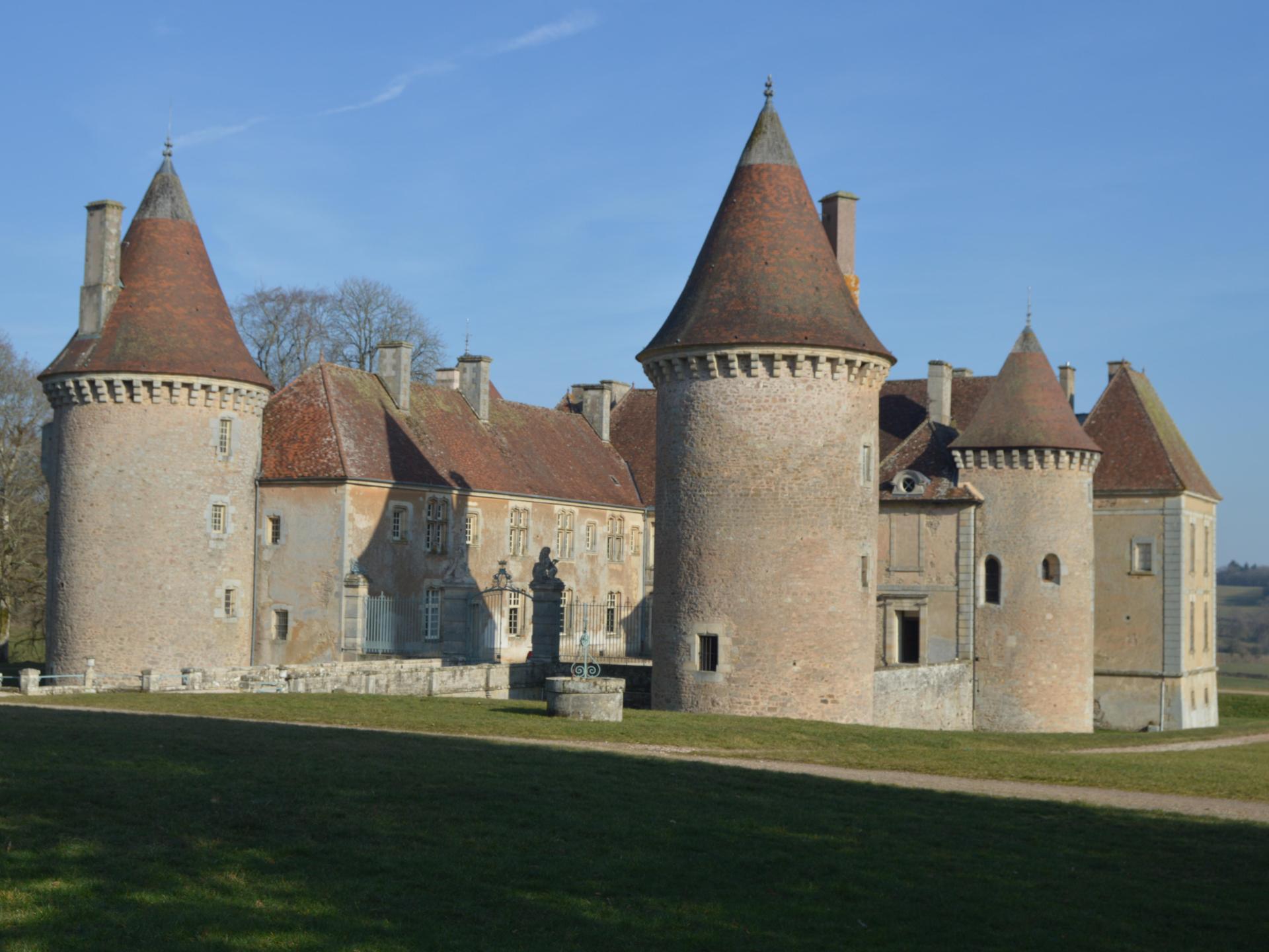 Nos plus beaux châteaux Office de tourisme d Autun et du Grand