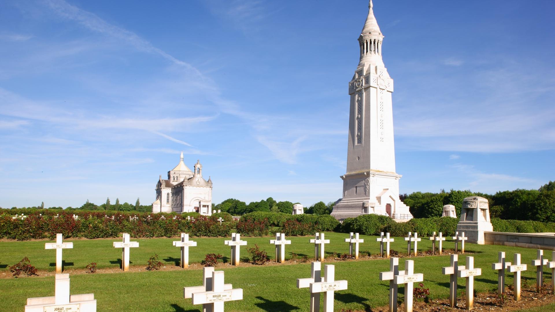 La Nécropole nationale française de Notre Dame de Lorette Collines et