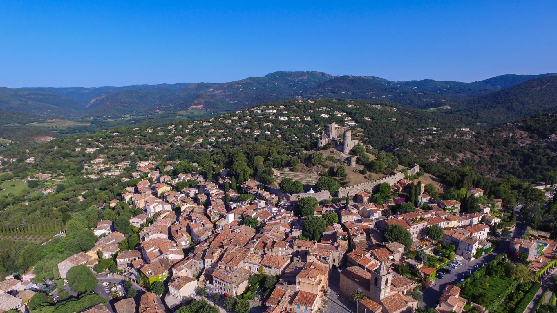 Un Circuit Historique Grimaud Tourisme Le Charme De La Provence Et