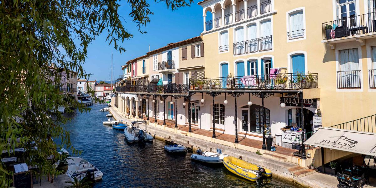 Les Vues De Port Grimaud Grimaud Tourisme Le Charme De La Provence