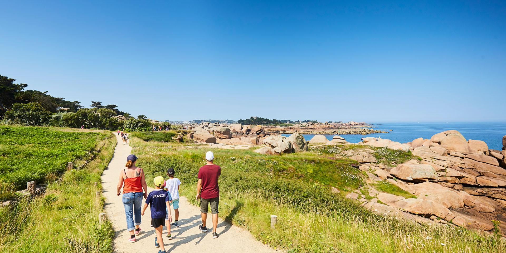 Balades et randos Vivre ou Séjourner à Perros Guirec cest voir la