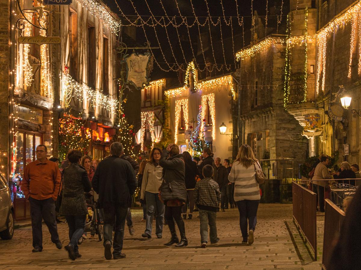 Une Soir E Sous Les Illuminations Rochefort En Terre Tourisme