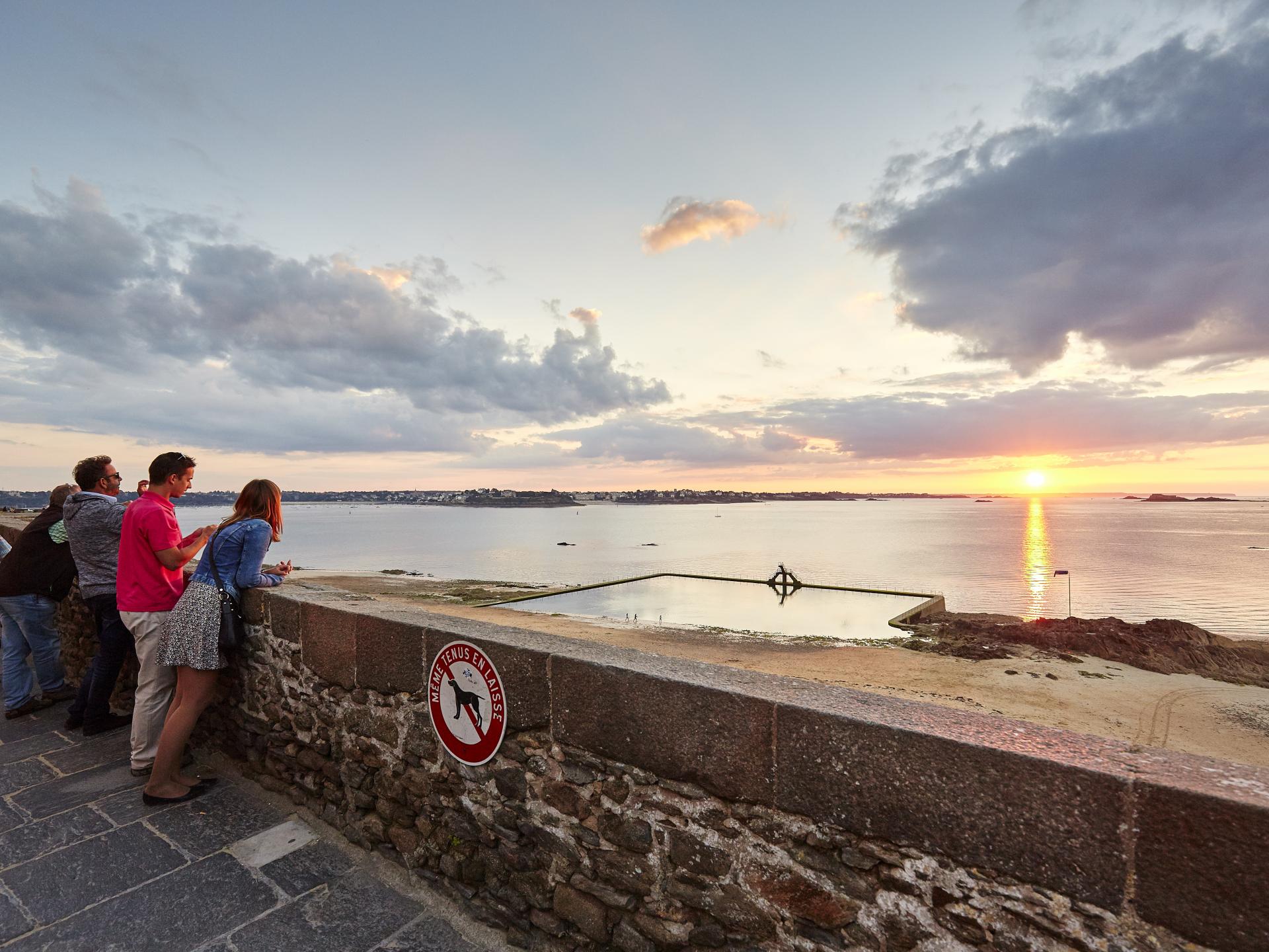 Tour The Ramparts Of Saint Malo Saint Malo Mont Saint Michel Bay