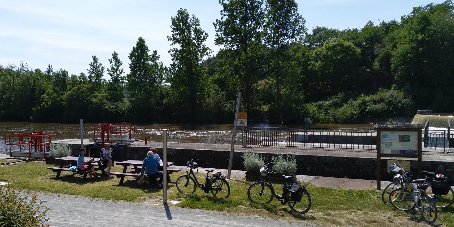 Pique niquer en Haute Mayenne Portail du tourisme du département La