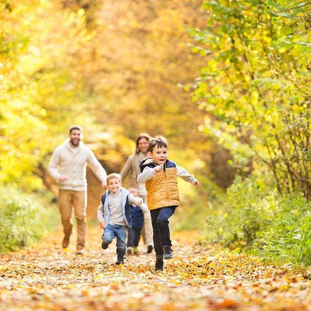 Randonnée ballade en famille en automne
