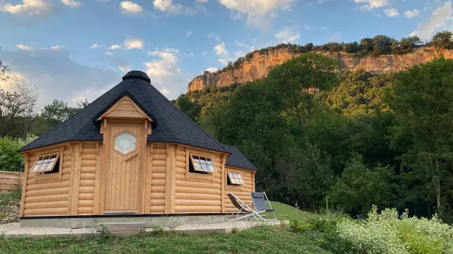 Hébergement Insolite Kota Finland'Ain