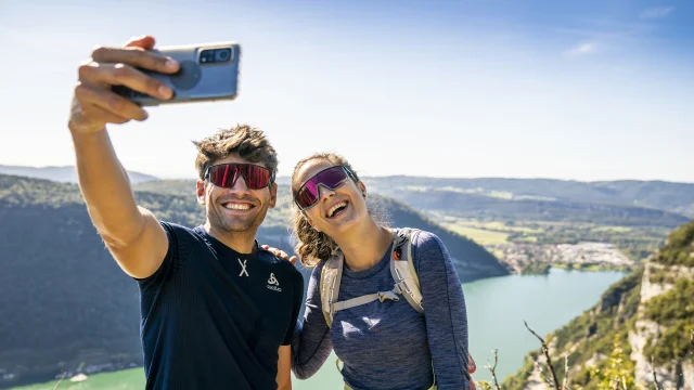 Selfie au-dessus du Lac de Nantua