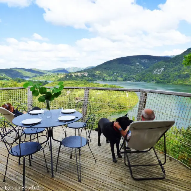 Cabanes et Lodges du Belvédère à Serrières-sur-Ain