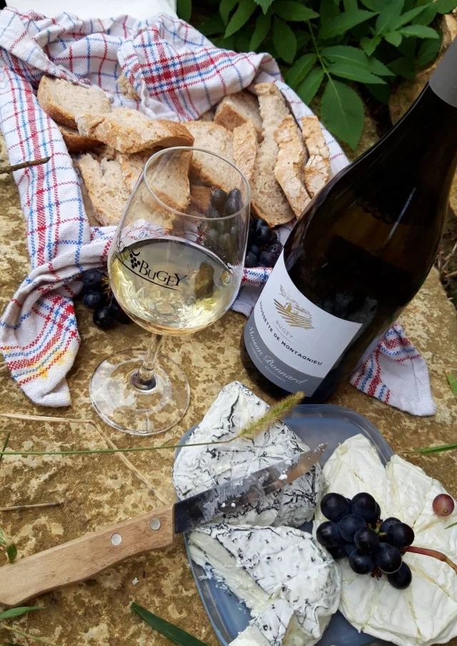 Bugey-Wein und Akkord