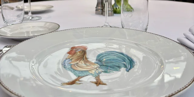 Restaurantteller aus dem Departement Ain