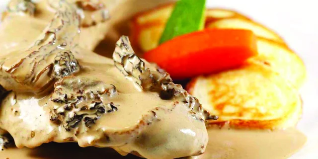 Teller mit Huhn aus der Bresse, Auberge bressane