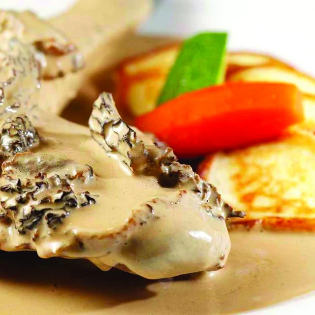 Teller mit Huhn aus der Bresse, Auberge bressane