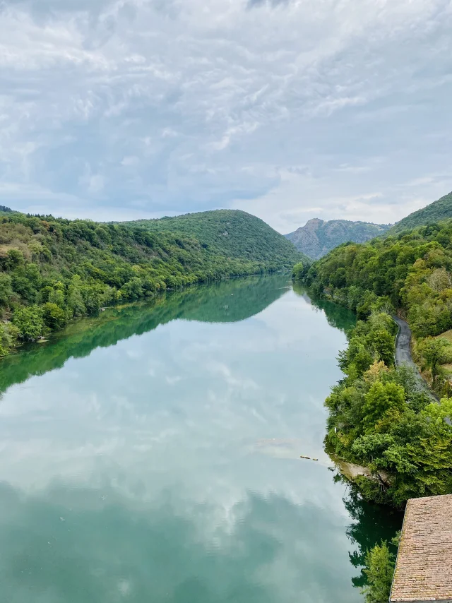 Paysage de la rivière d'Ain