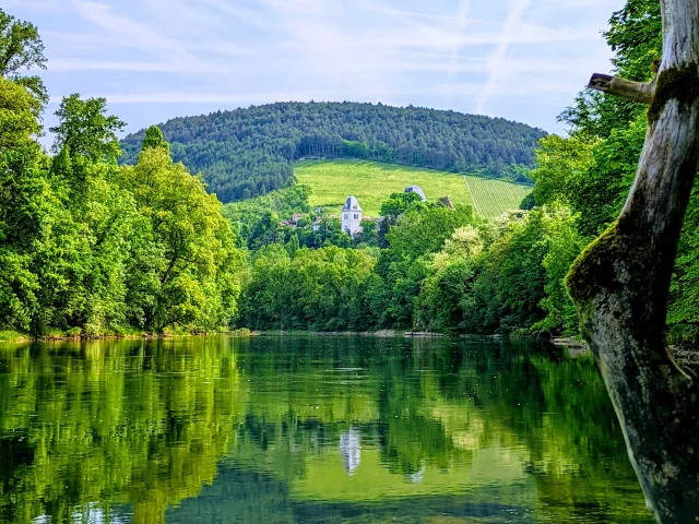 Château de la Cueille, vu de la rivière d'Ain