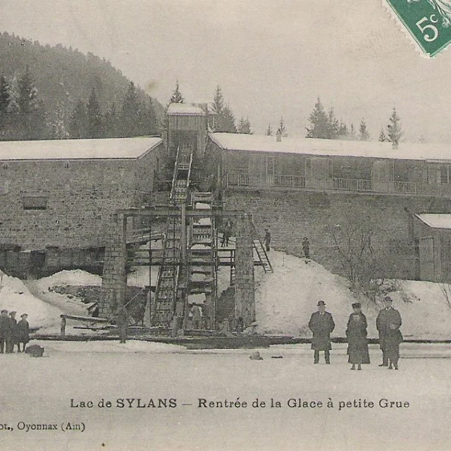 Glacieres De Sylans Recolte Glace Double Drague
