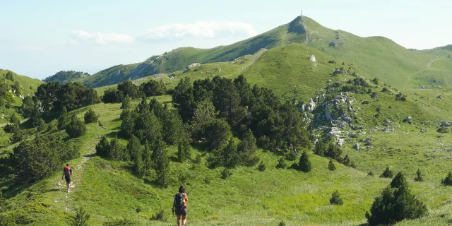 Hiking on the highest Jura peaks