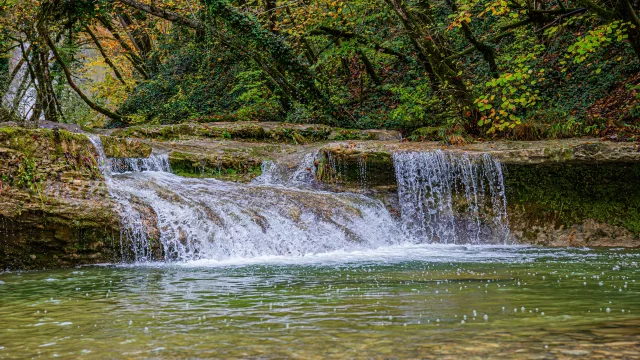 Vézeronce, rivière sauvage