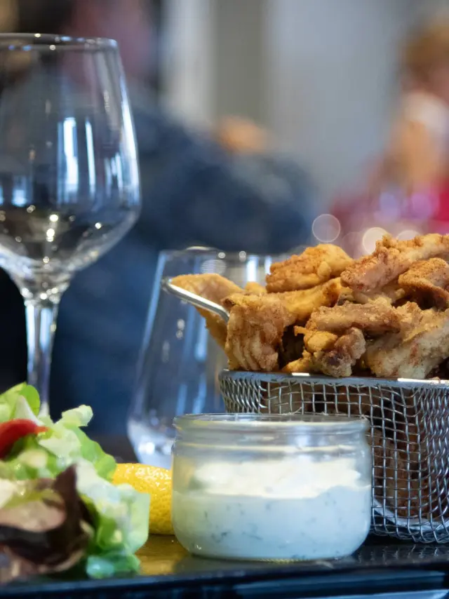 Goujonnettes de Carpe de Dombes, Restaurant Comptoir Des Dombes à Lapeyrousse