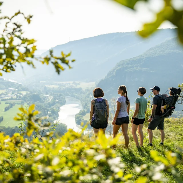Wandern im Ain-Tal