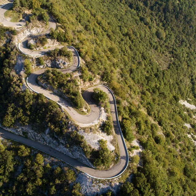 Lacets du Col du Grand Colombier, un défi à vélo