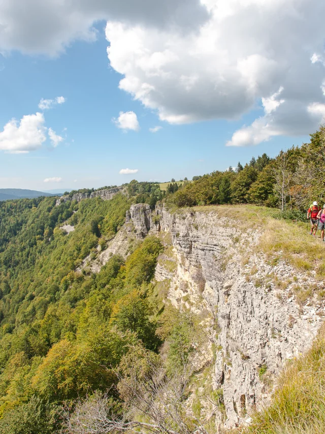 Cirque d'Orvaz and Roche Fauconnière hikes