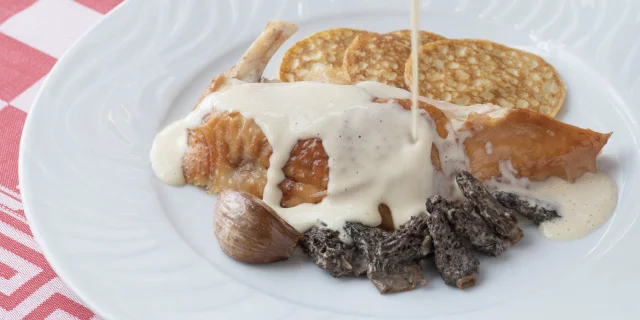 Volaille de Bresse à la crème et aux morilles