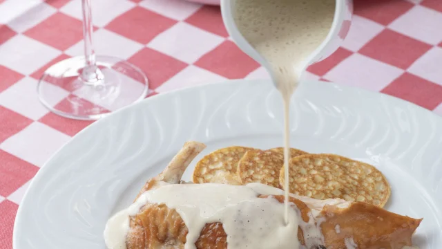 Volaille de Bresse à la crème et aux morilles