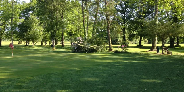 Putting Golf St Genis