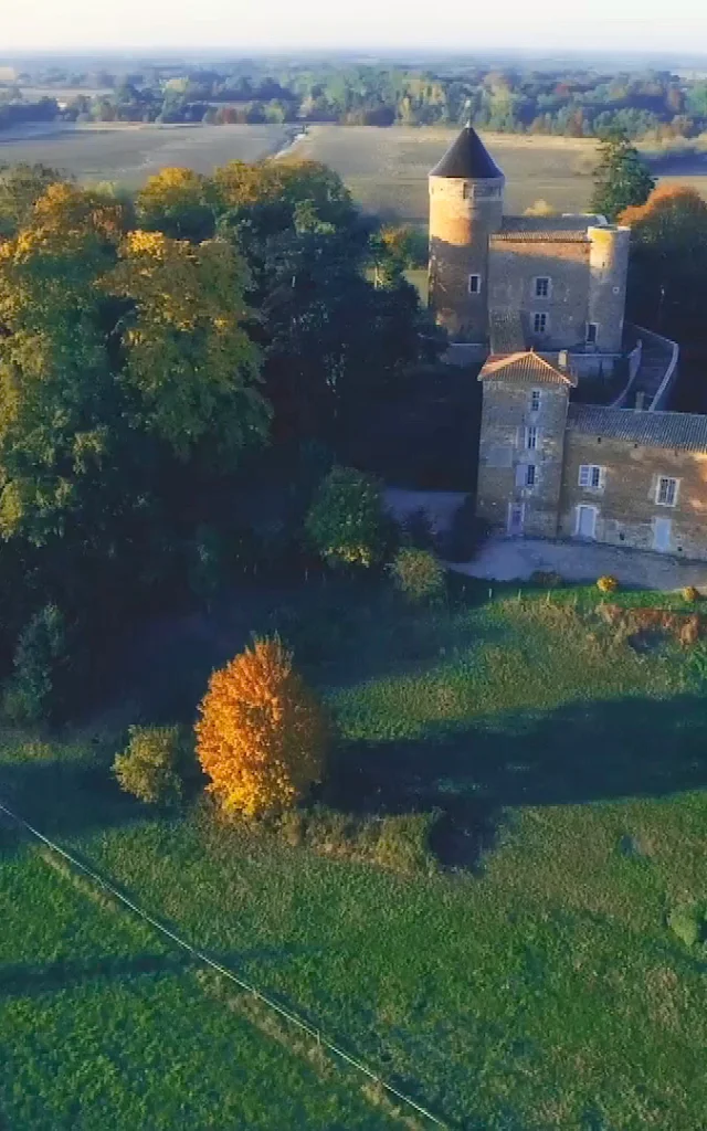 Château du Montellier, paysage de la Dombes à l'automne