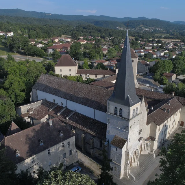 Abbaye d'Ambronay, au cœur de la Petite Cité de Caractère