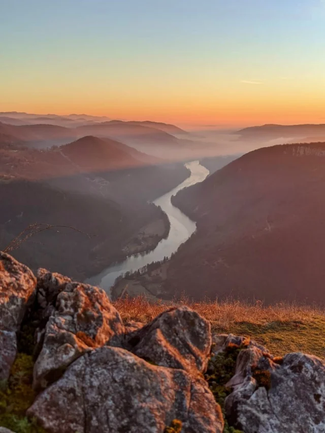 Mont Balvay, vue sur la rivière d'Ain