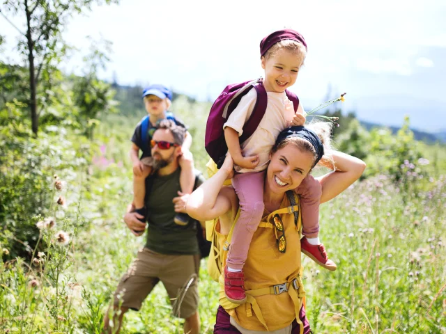 Balade en famille en pleine nature