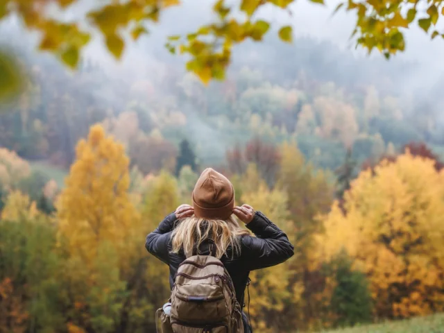 Randonneuse à l'automne