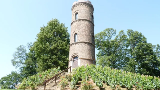 The Minimes tower on the banks of the Saône