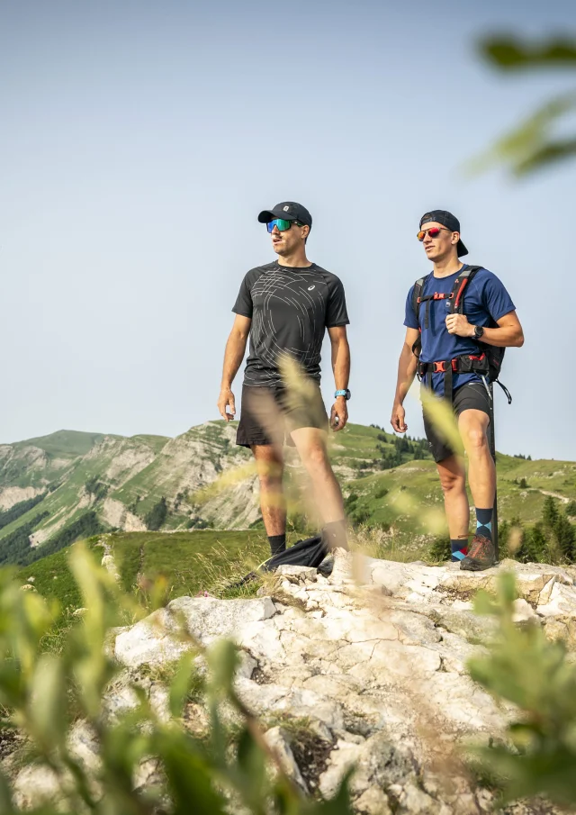 Wanderung auf der Haute-Chaîne du Jura im Departement Ain