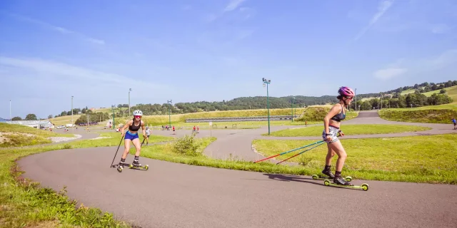 Das Biathlonstadion in Les Plans d'Hotonnes