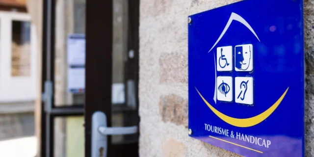 Schild Tourisme Handicap Accueil E1660033868504