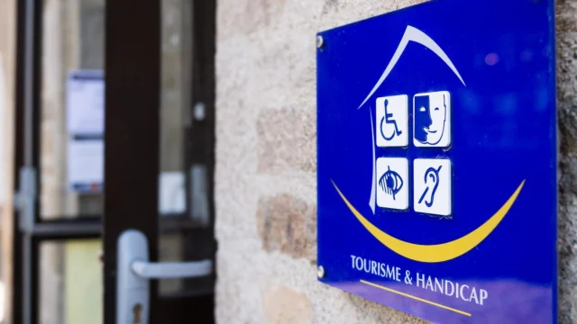 Schild Tourisme Handicap Accueil E1660033868504