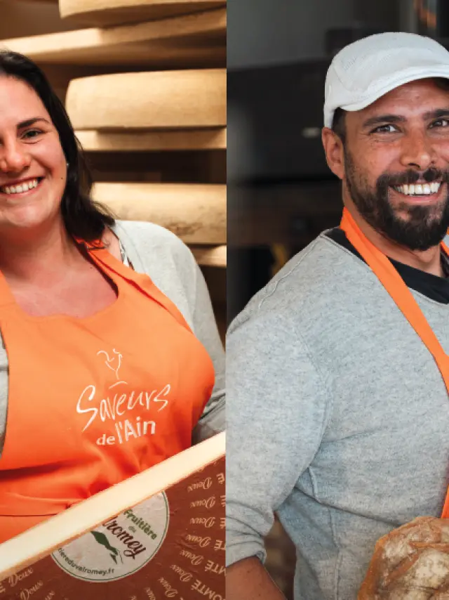 4 adhérents saveurs de l'Ain en train de présentés leurs produits locaux : comté, pain, assiette d'une restaurateur, cagette de produits frais et non frais