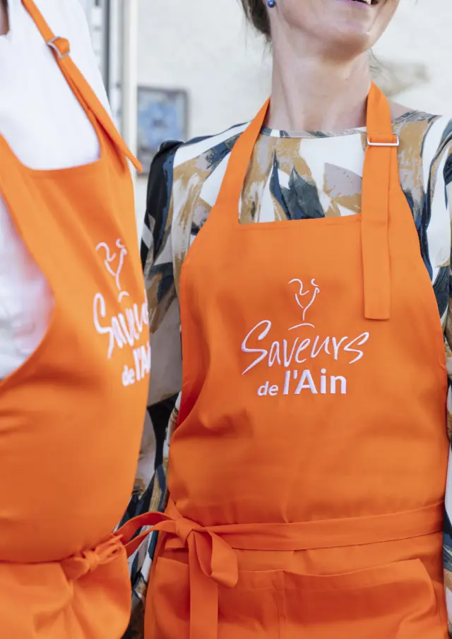 Auberge restaurant Les Gentianes - tablier Saveurs de l'Ain