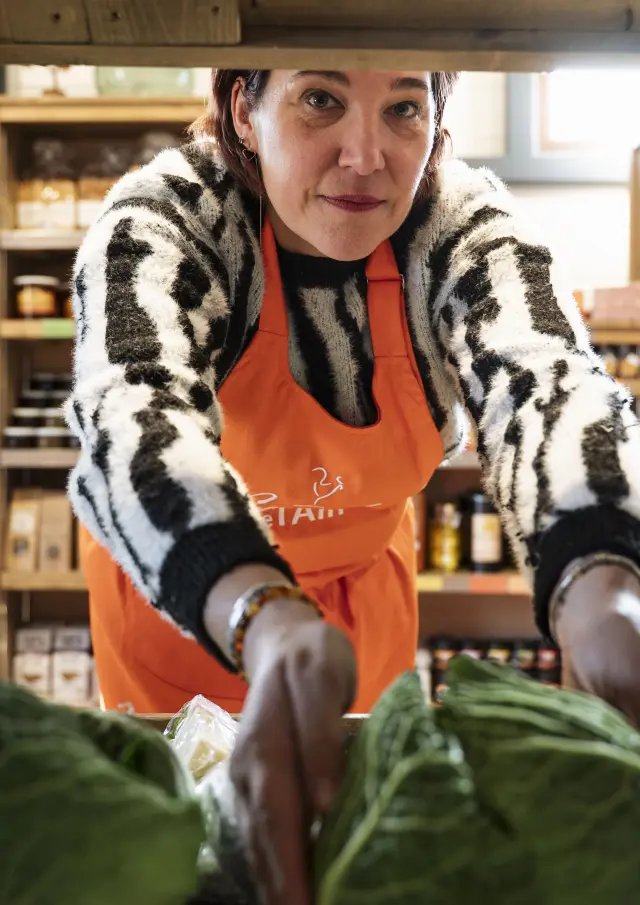 Boutique Le Mas Rillier - Mise en rayon