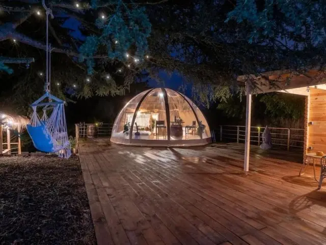 Maison bulle nuit sous un dôme pour un week-end insolite dans l'Ain