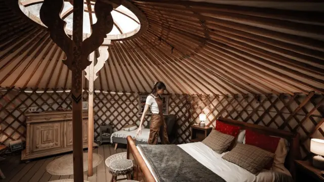 Yourte des Géorennes à Champfromier