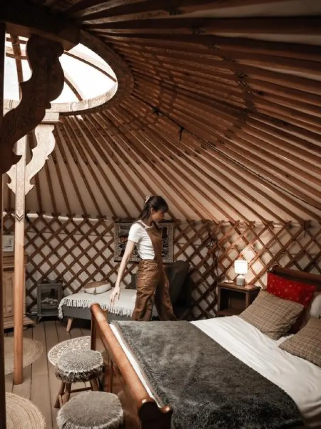 Yourte des Géorennes à Champfromier