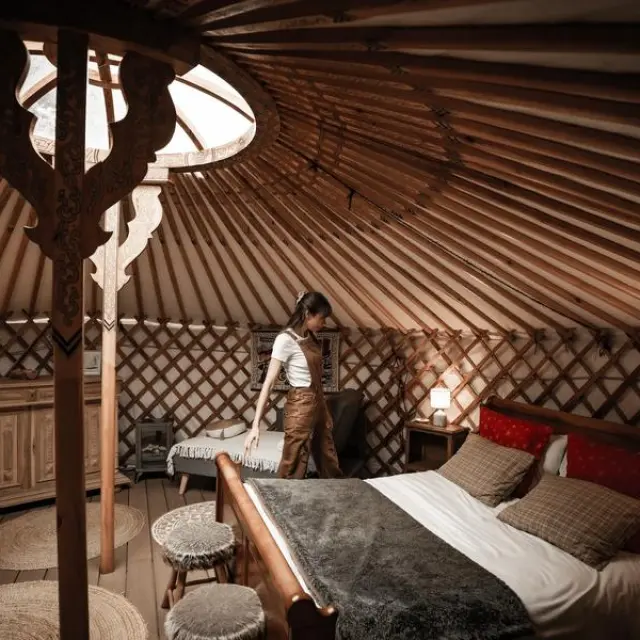 Yourte des Géorennes à Champfromier