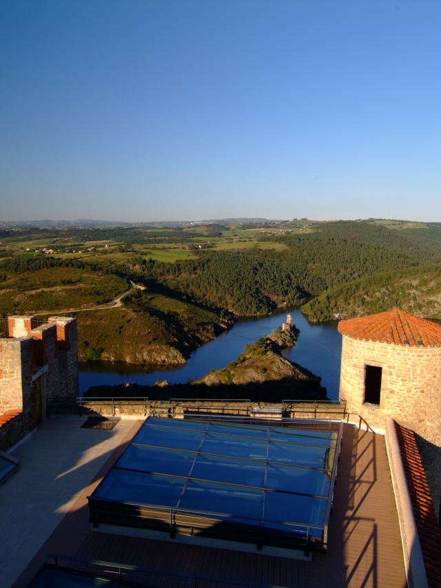 F Chambles Château D Essalois ©adt42 Gil Lebois (1)