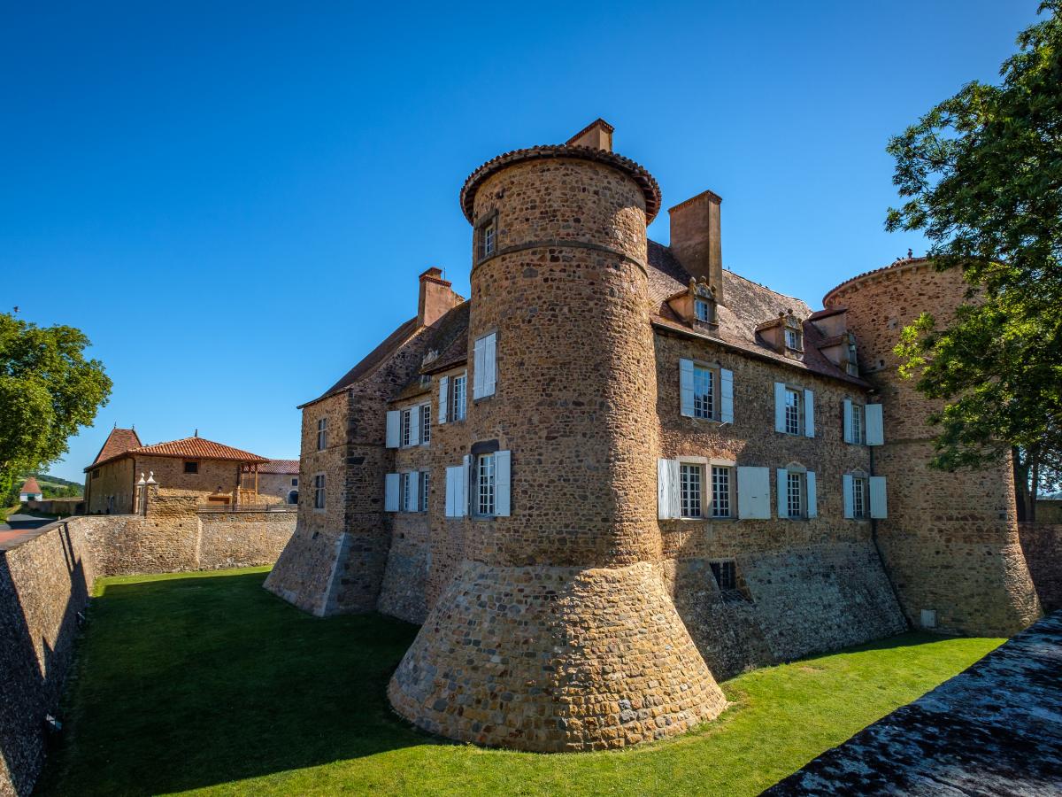 Château de SaintMarceldeFélines Loire Story