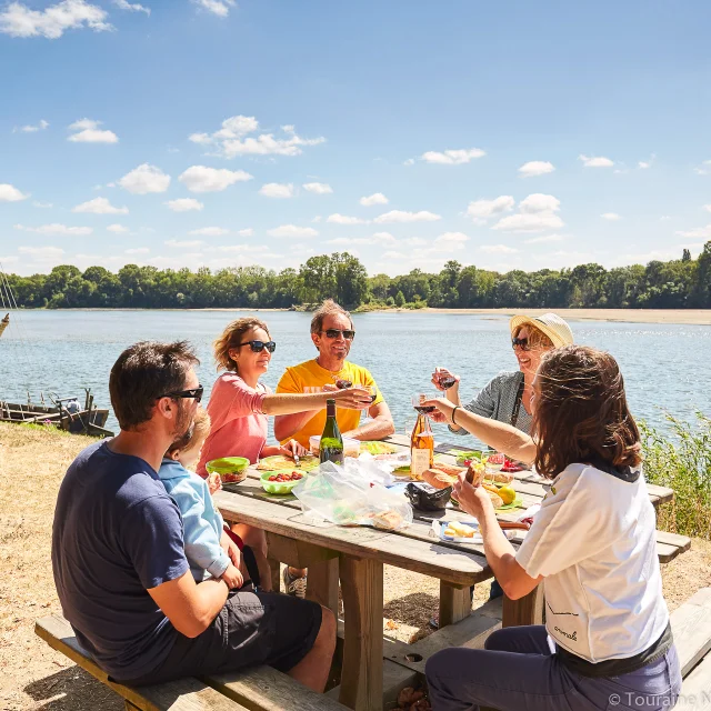 Pique Nique Bords De Loire Credit Touraine Nature Alexandre Lamoureux 2028 2