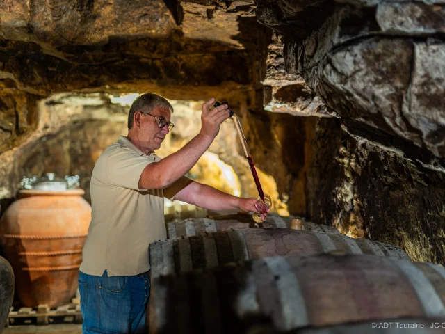 Domaine Lambert, cave touristique de l'AOC chinon. Cravant-les-Coteaux.