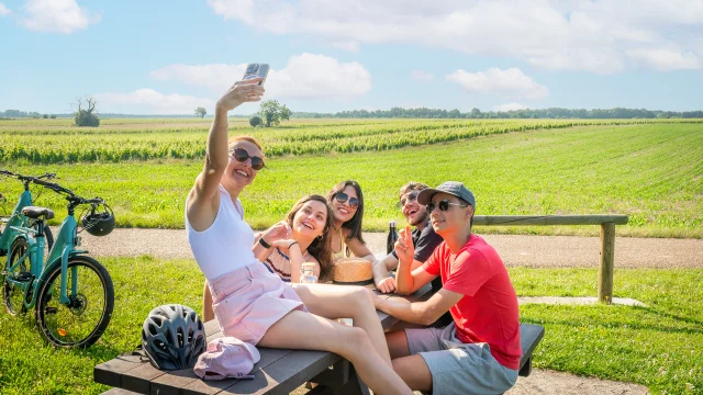 La Loire à Vélo dans le vignoble de Montlouis-sur-Loire.